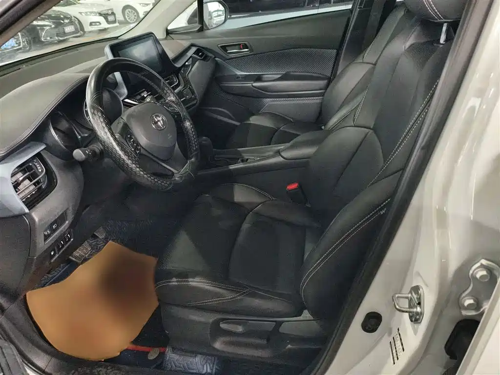 Toyota IZOA 2022 2.0L Yixing Edition фото 8