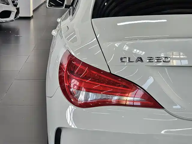 Mercedes-Benz CLA (Import) 2015 CLA 220 4MATIC — фото 4