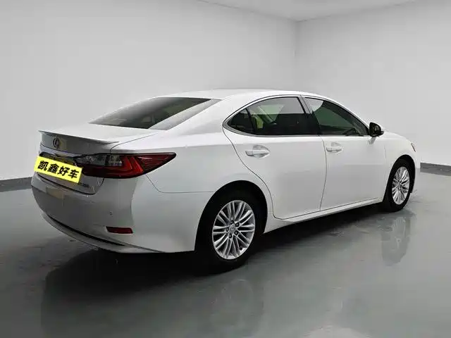 Lexus ES 2015 200 Elite Edition фото 4