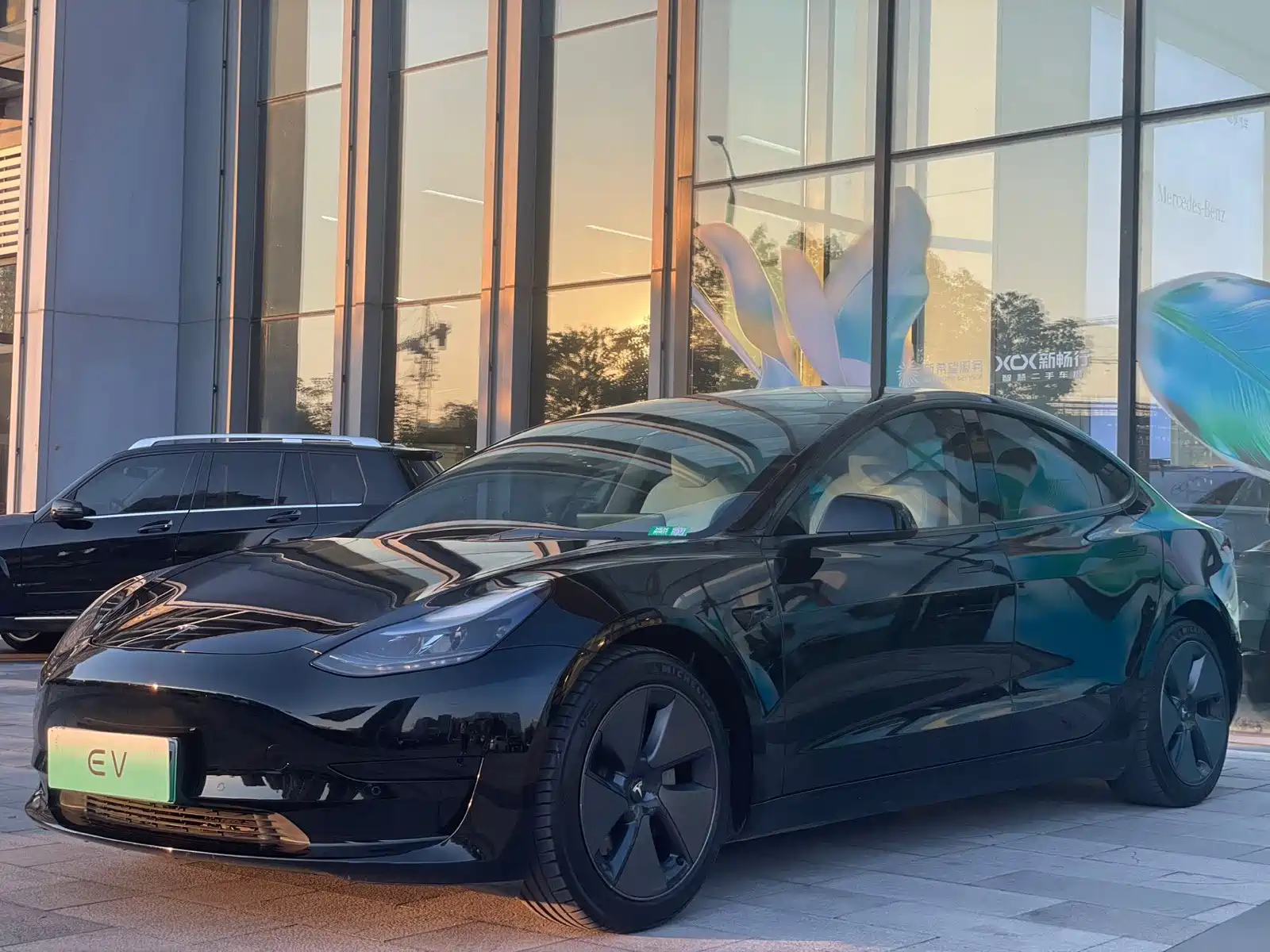 Фото 1 - Tesla Model 3