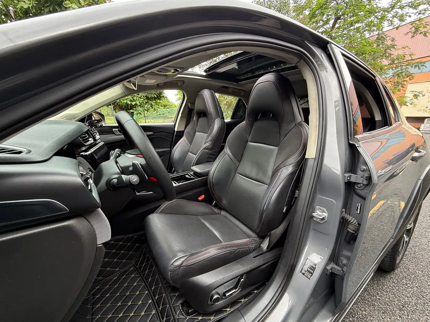 Lynk & Co 02 2018 Model 1.5T DCT 2WD Yao Pro Edition China V фото 9