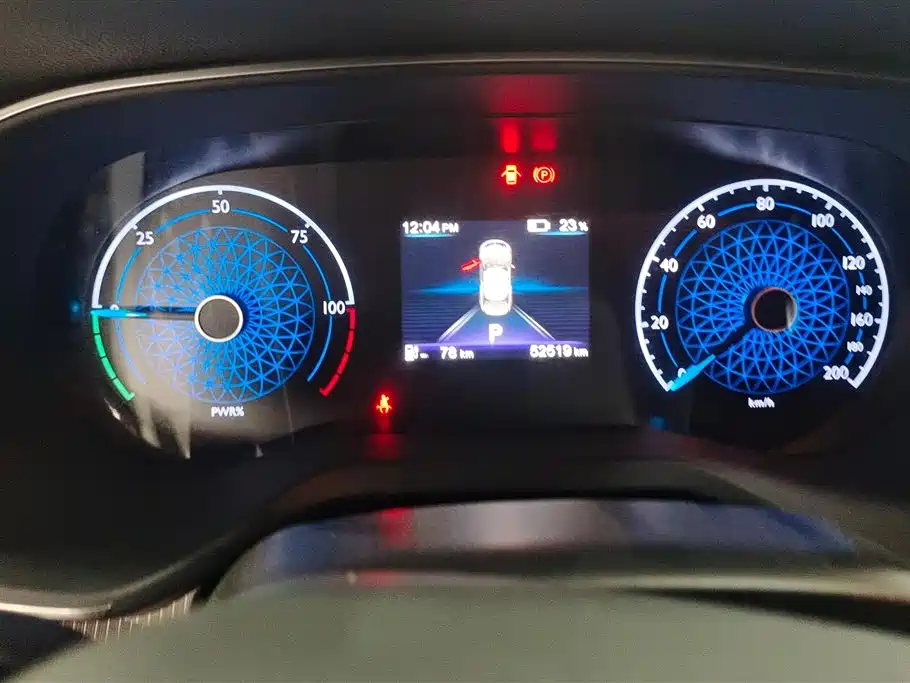 Hongqi E-QM5 2022 431km Charging Enjoyment Edition фото 14