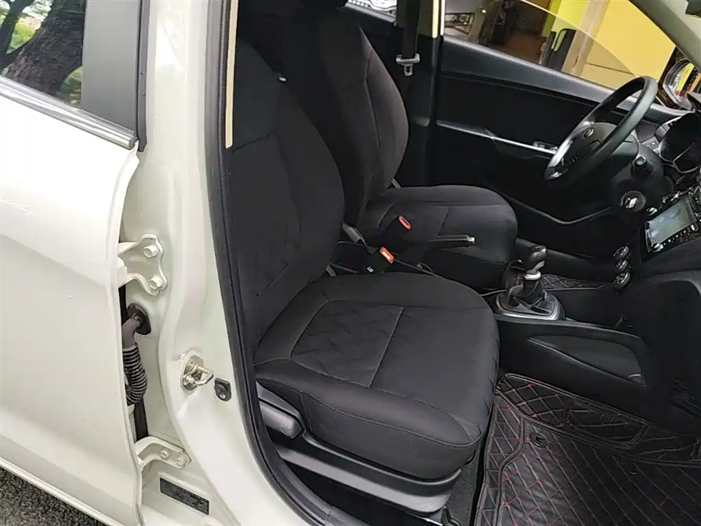 Kia K2 2015 Sedan 1.4L MT GLS фото 25
