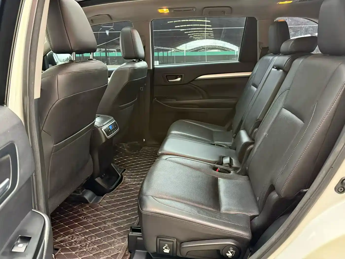Toyota Highlander 2018 2.0T 4WD Luxury 7-seater China VI фото 9