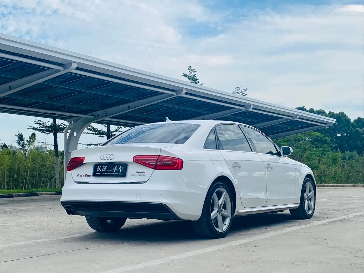Фото 5 - Audi A4L
