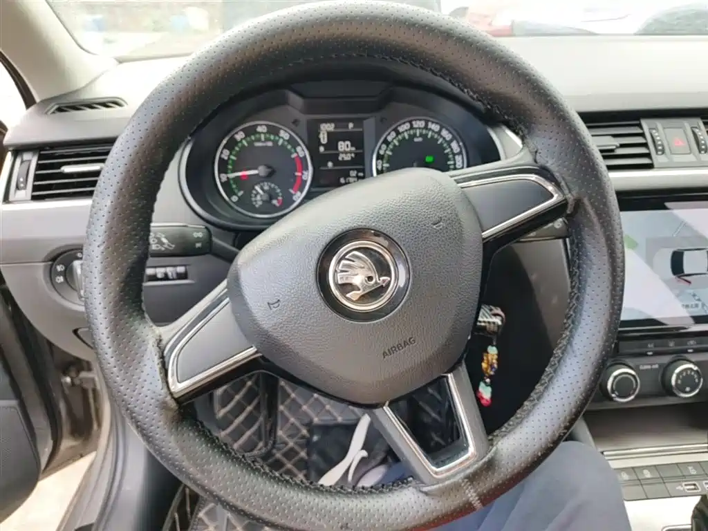 Škoda Octavia 2018 TSI230 DSG Comfort Edition фото 11