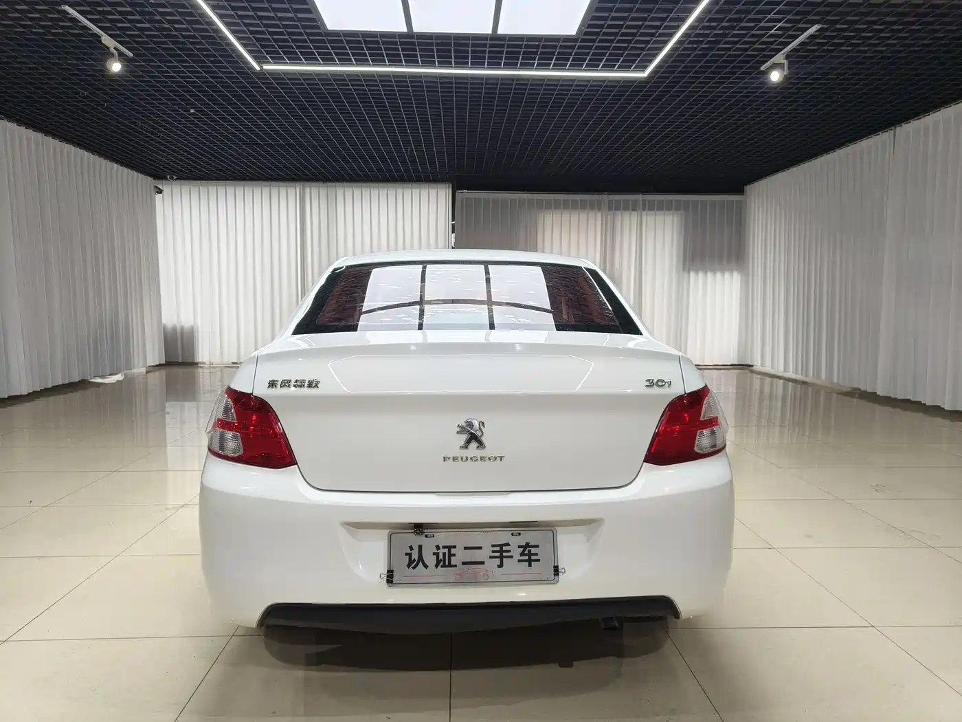 Peugeot 301 2016 1.6L Manual Comfort Edition фото 6