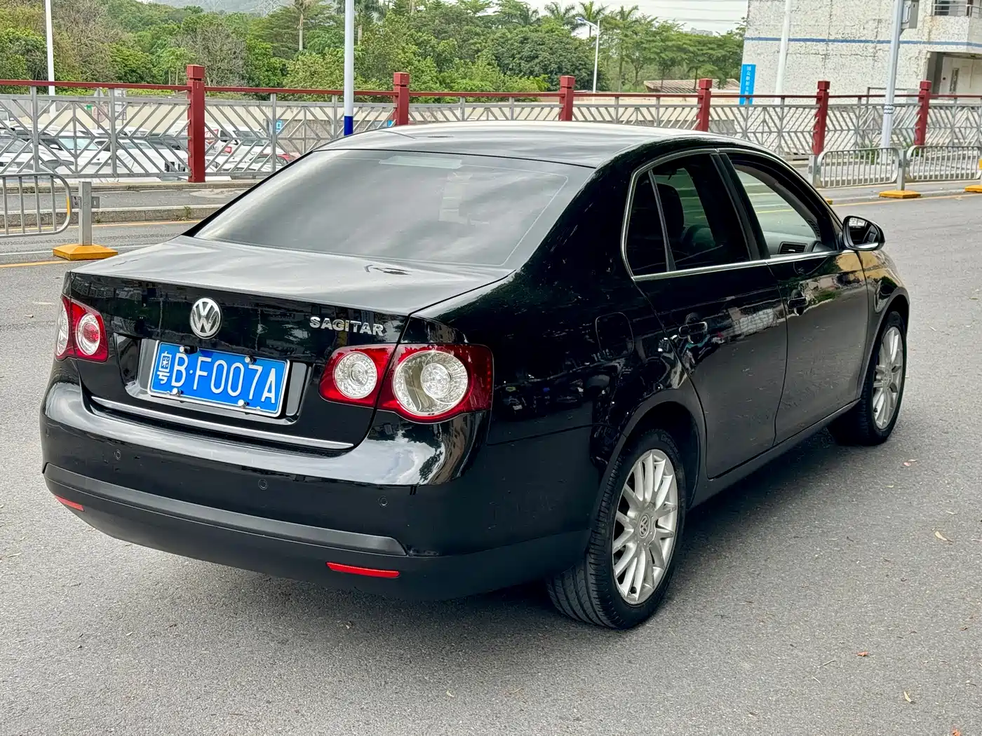 Volkswagen Sagitar 2009 Model 1.8TSI Automatic Champion Edition фото 4