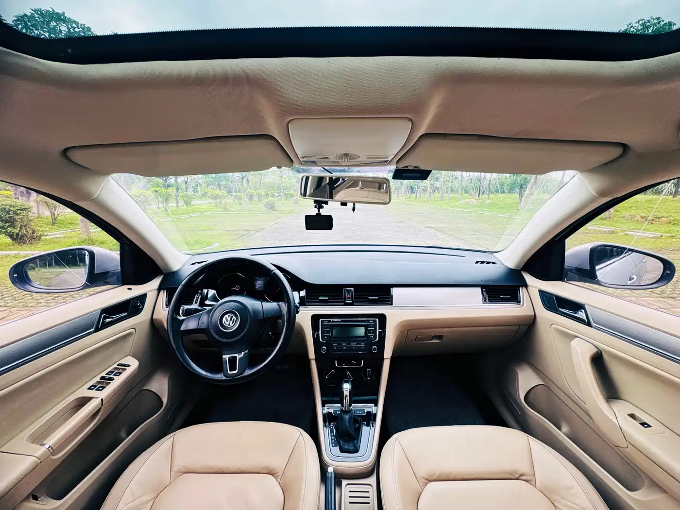 Volkswagen Bora 2014 1.6L Automatic Comfort Edition фото 13