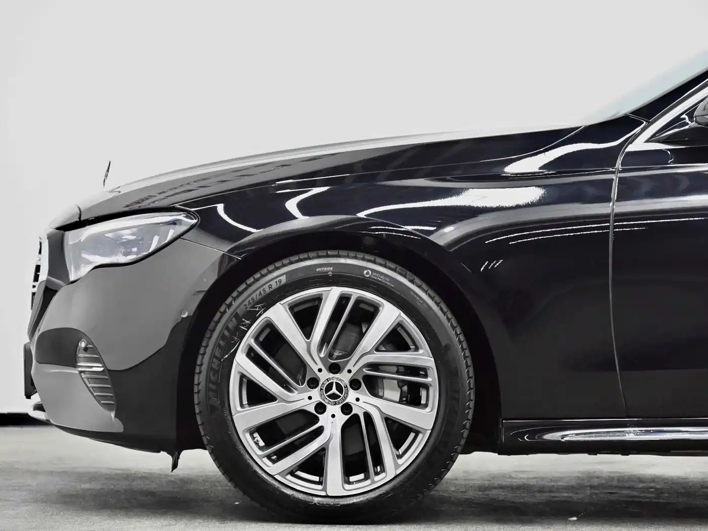 Mercedes-Benz E-Class 2025 E 300 L Fashion фото 21