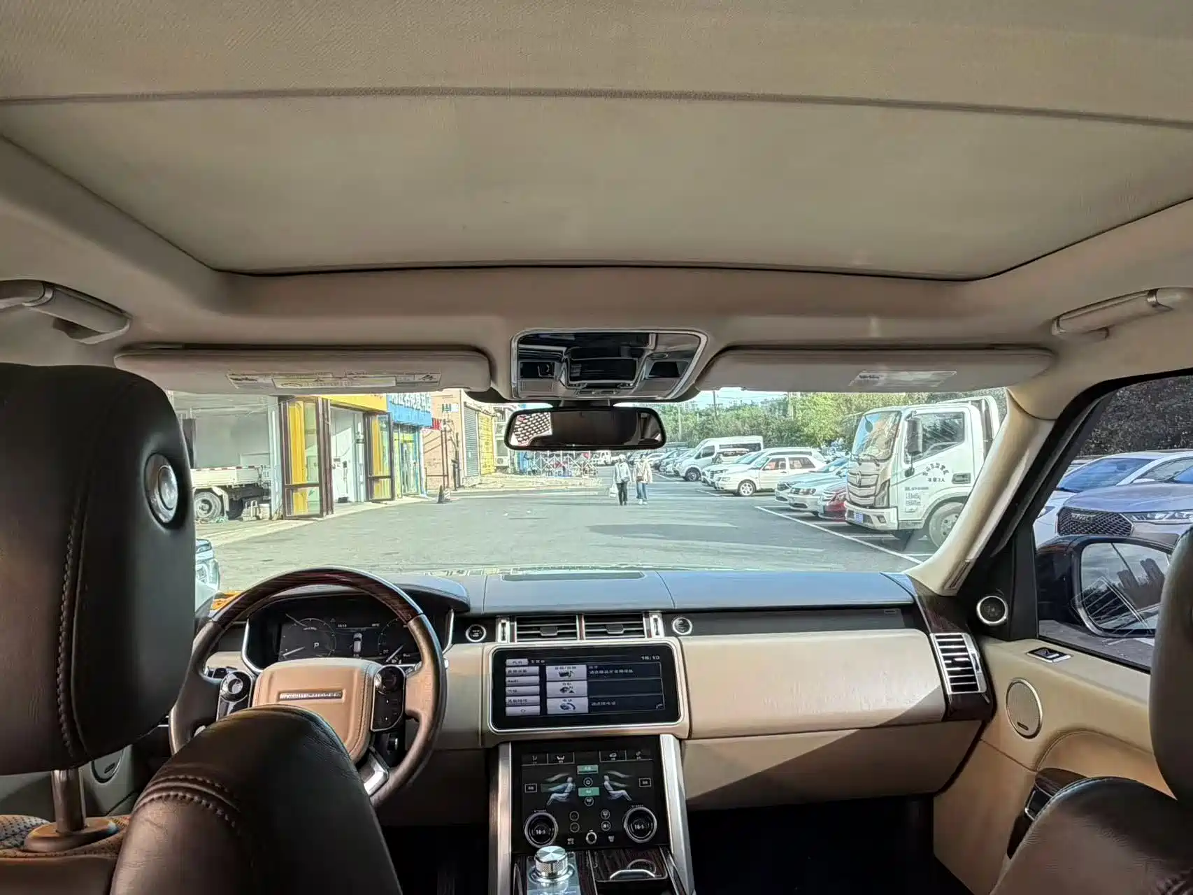 Photo 4 - Land Rover Range Rover
