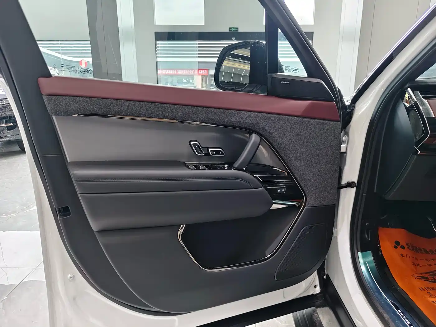 Land Rover Range Rover Sport 2025 400PS Dynamic SE фото 7