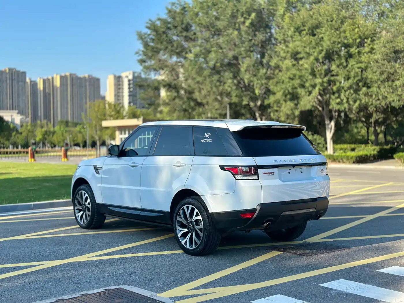 Land Rover Range Rover Sport 2016 Model 3.0 SC V6 HSE фото 4