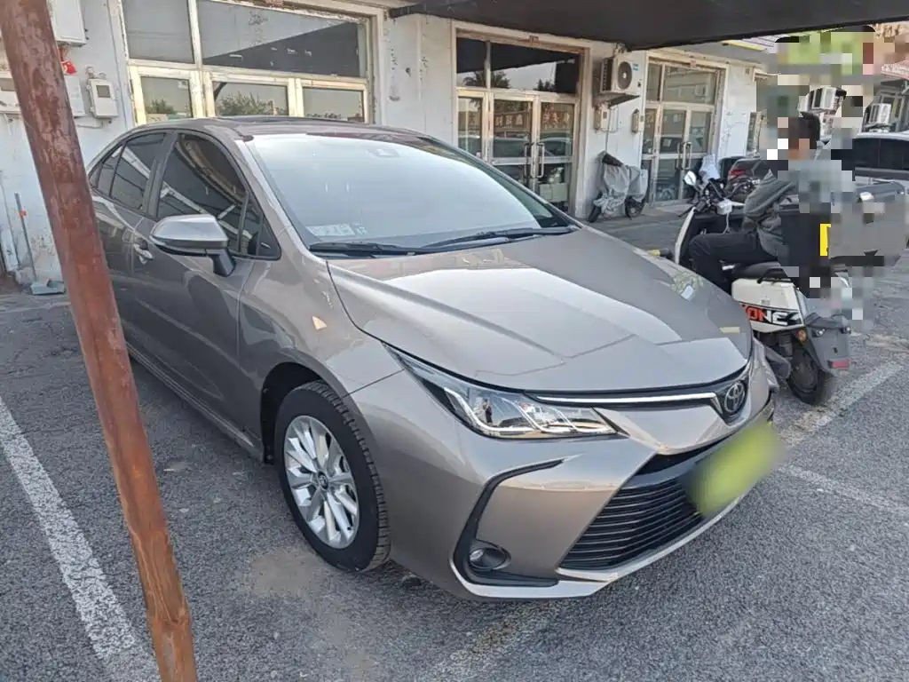 Фото 4 - Toyota Corolla