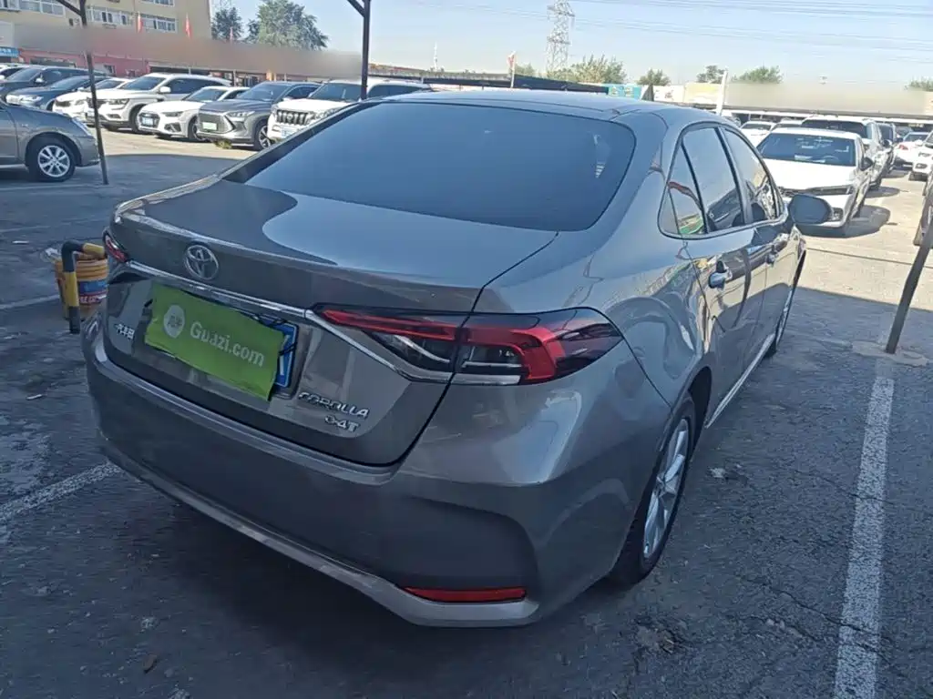 Фото 7 - Toyota Corolla