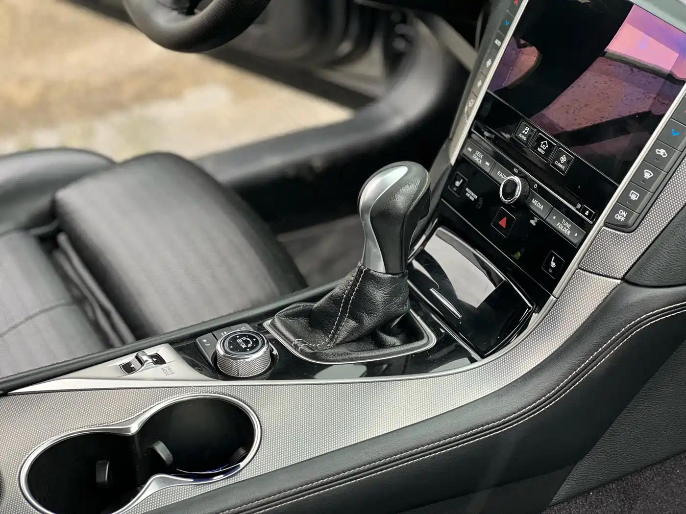 Infiniti Q50 2014 3.7L Luxury Sport фото 7
