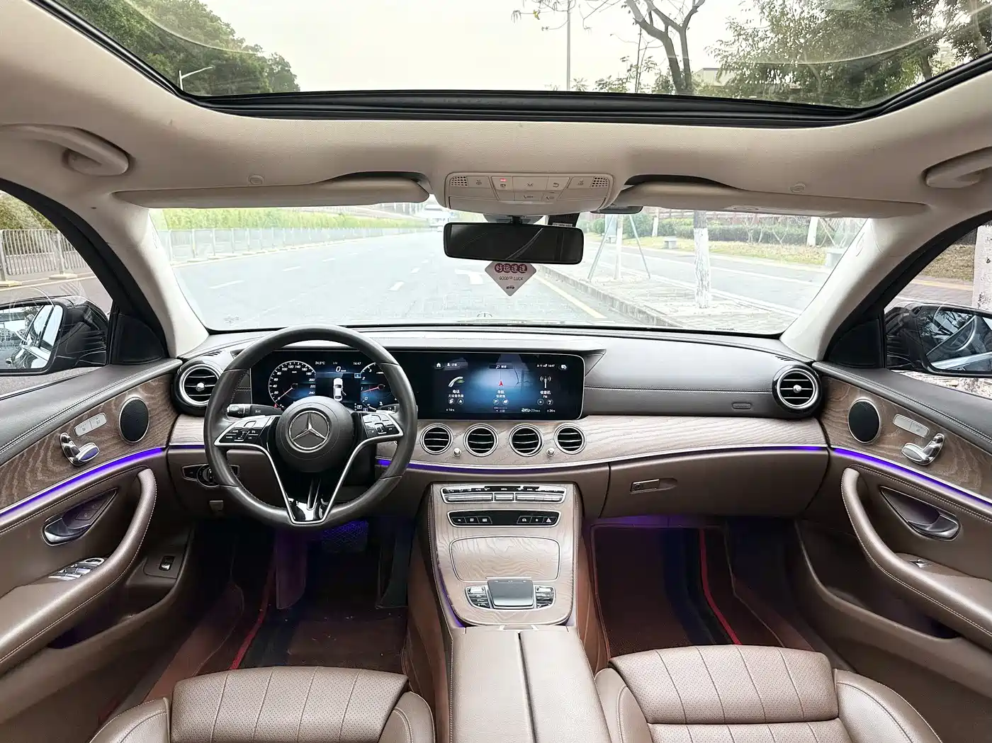 Mercedes-Benz E-Class 2022 E 300 L Fashion фото 12