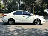 Фото 13 - Geely Vision