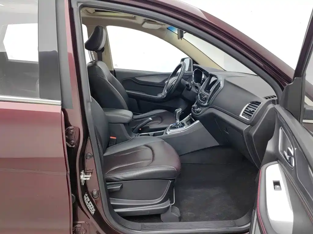 Baojun 560 2017 2016 1.8L iAMT Luxury