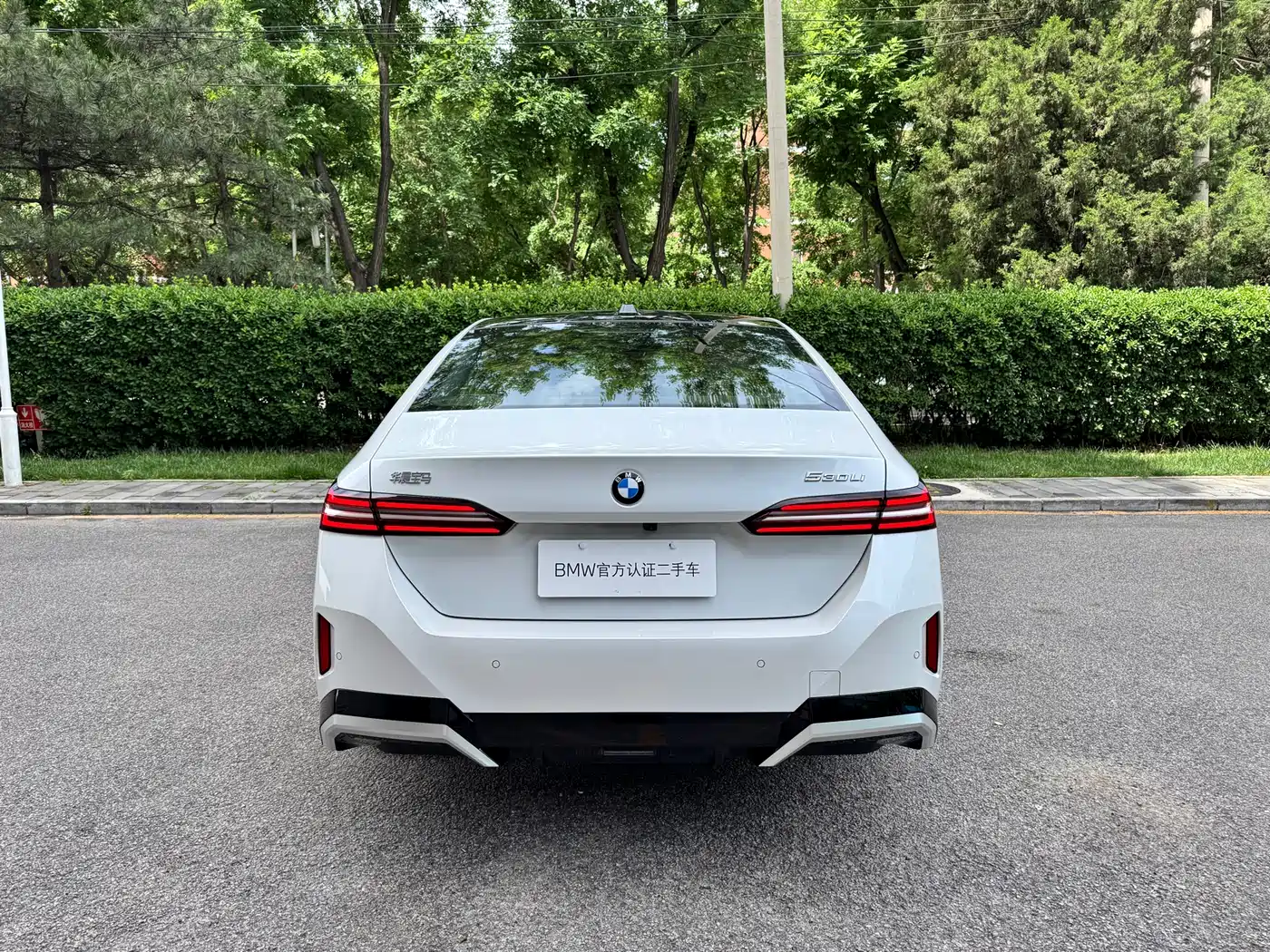 BMW 5 Series 2025 530Li Premium M Sport Package фото 4