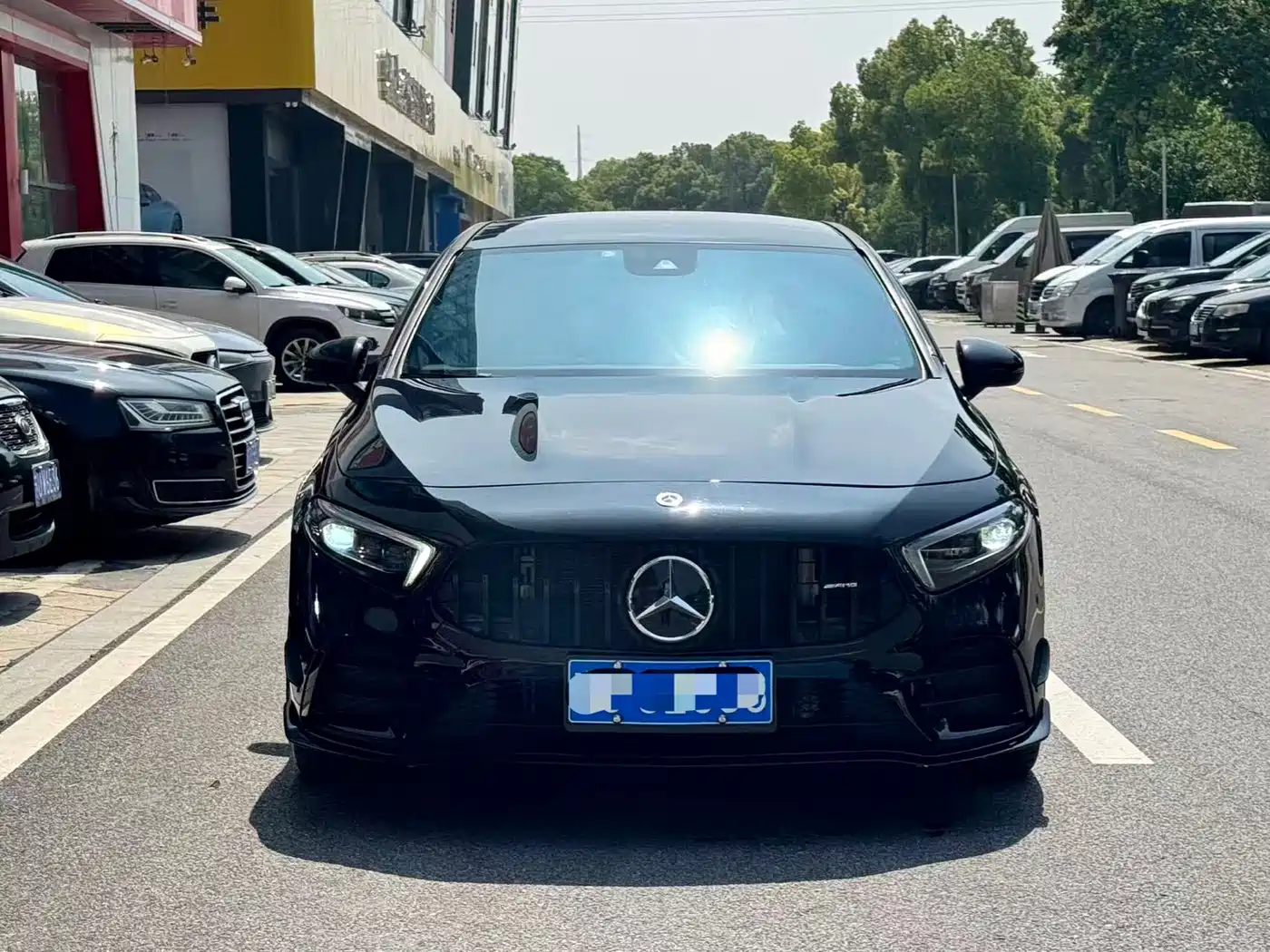 Mercedes-Benz A-Class AMG 2022 Model AMG A 35 L 4MATIC Blazing Night Special Edition фото 2