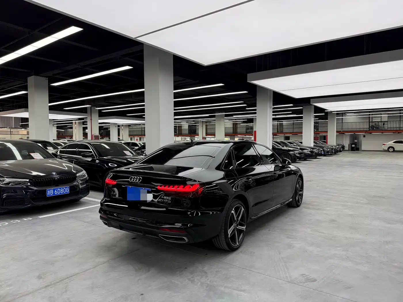 Audi A4L 2025 2 Million Celebration Edition 40 TFSI Luxury Dynamic фото 14