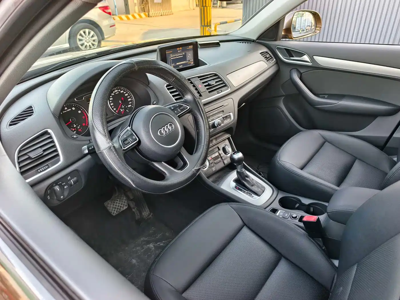 Audi Q3 2015 30 TFSI Progressive фото 13