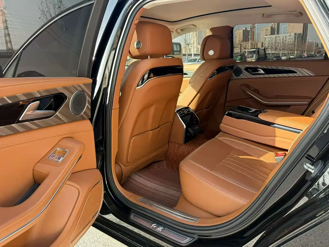 Hongqi H9 2022 2.0T Smart Connect Flag Enjoy Edition фото 6