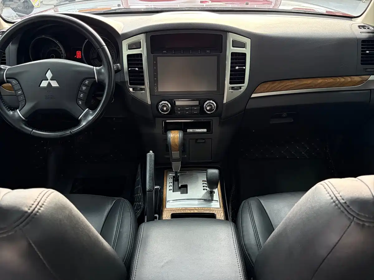 Фото 15 - Mitsubishi Pajero (Import)