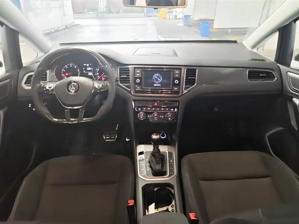 Volkswagen Golf Sportsvan 2016 1.6L Automatic Comfort фото 10