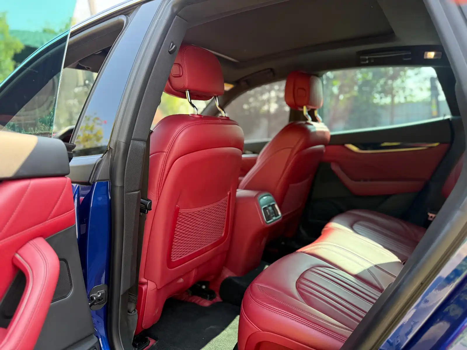 Photo 6 - Maserati Levante