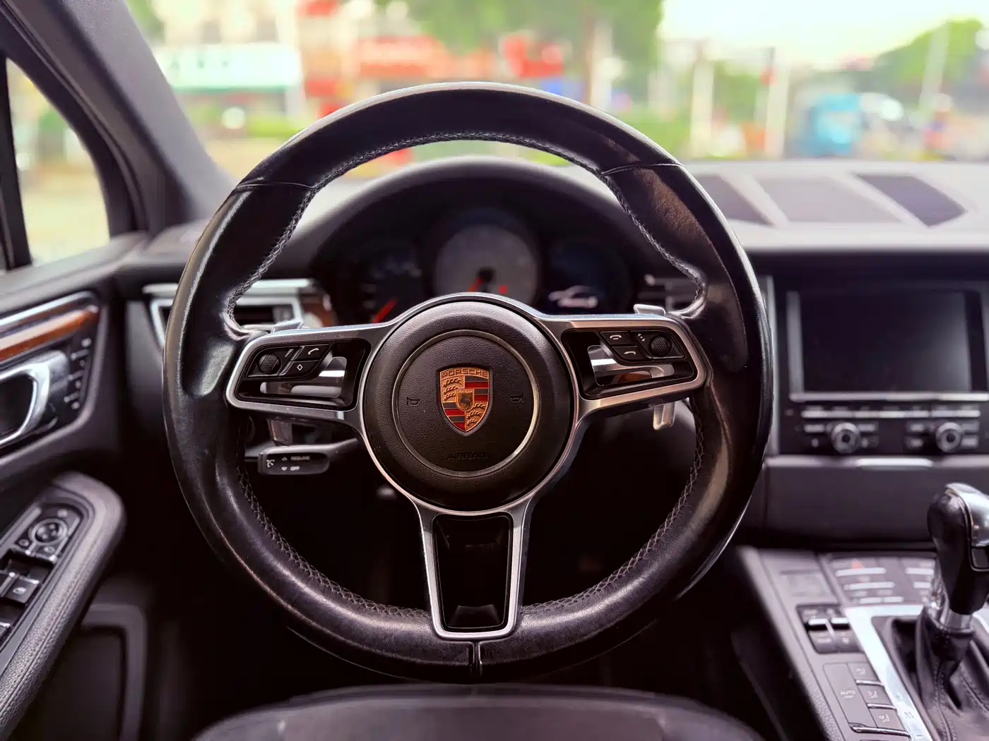 Фото 14 - Porsche Macan