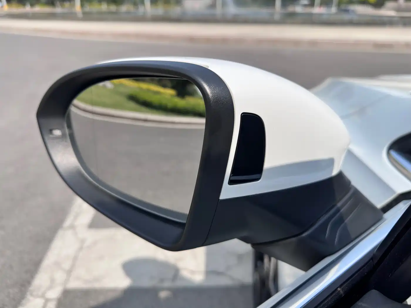 Volkswagen Golf 2025 300TSI R-Line фото 6
