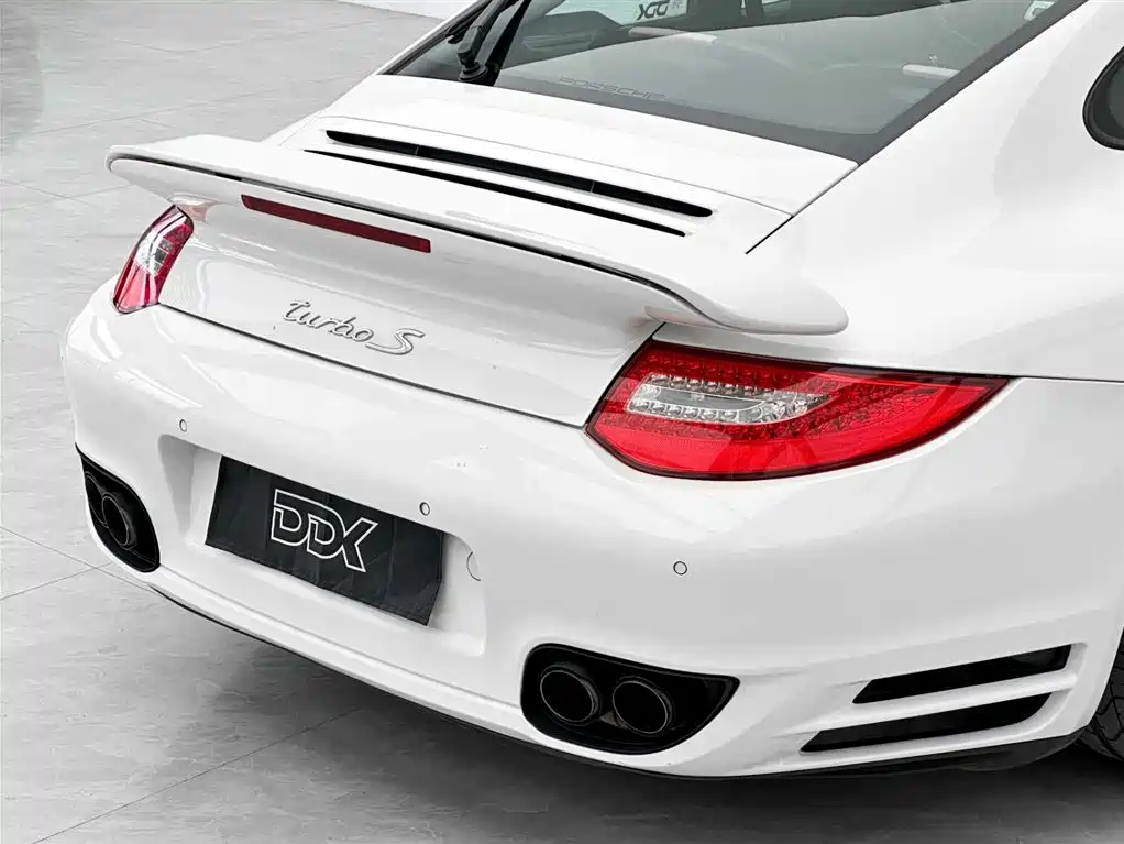 Porsche 911 2010 Turbo S 3.8T фото 6