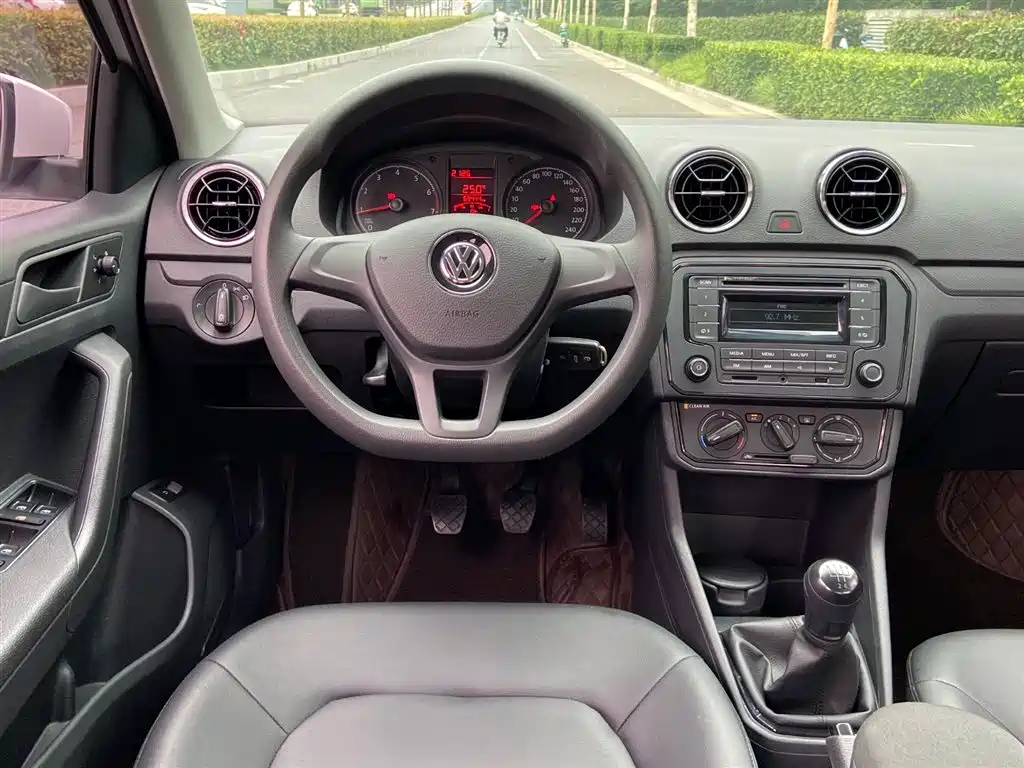 Volkswagen Jetta 2019 2019 Dream Edition 1.4L Manual Fashion