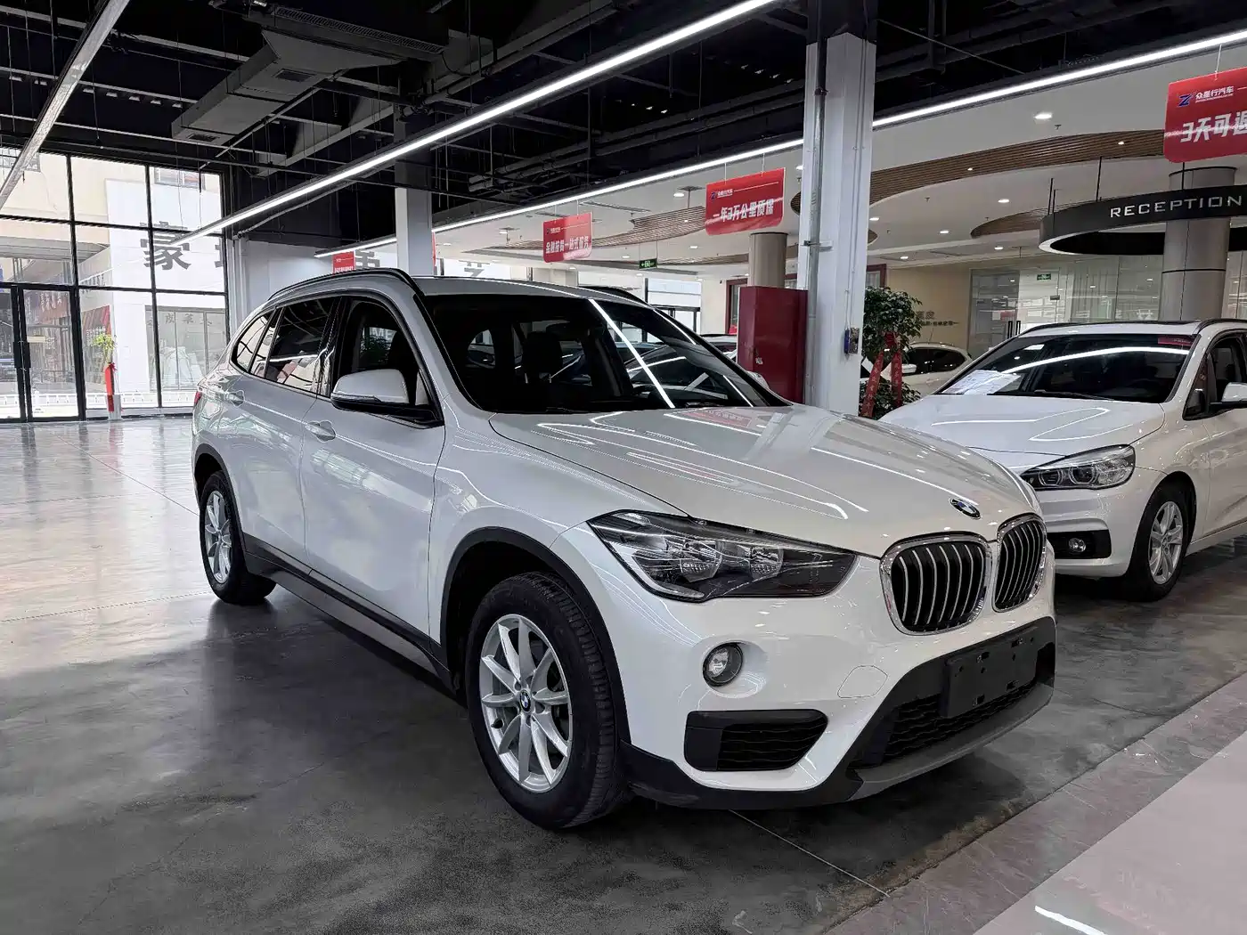 BMW X1 2019 sDrive18Li Fashion Model фото 3
