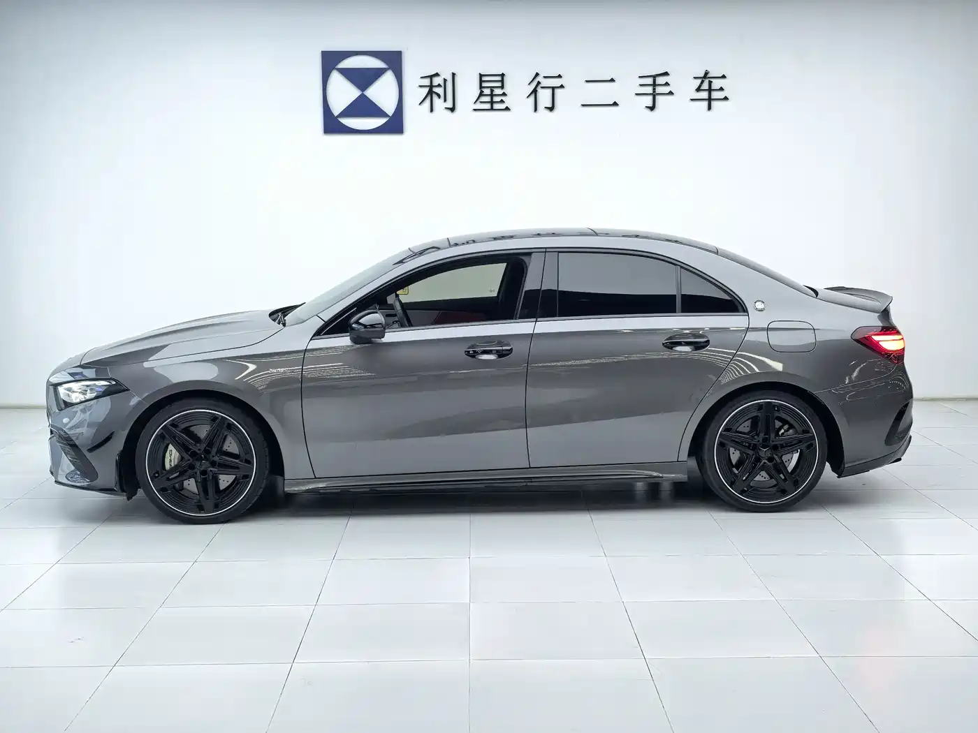 Mercedes-Benz A-Class AMG 2024 AMG A 35 L 4MATIC фото 2