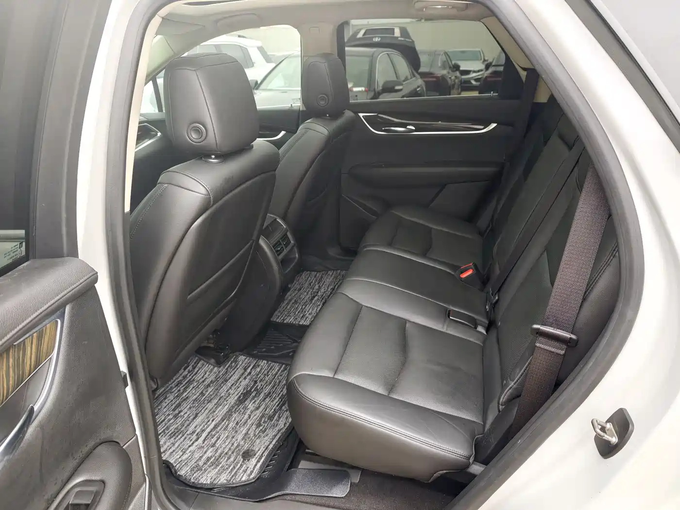 Фото 6 - Cadillac XT5
