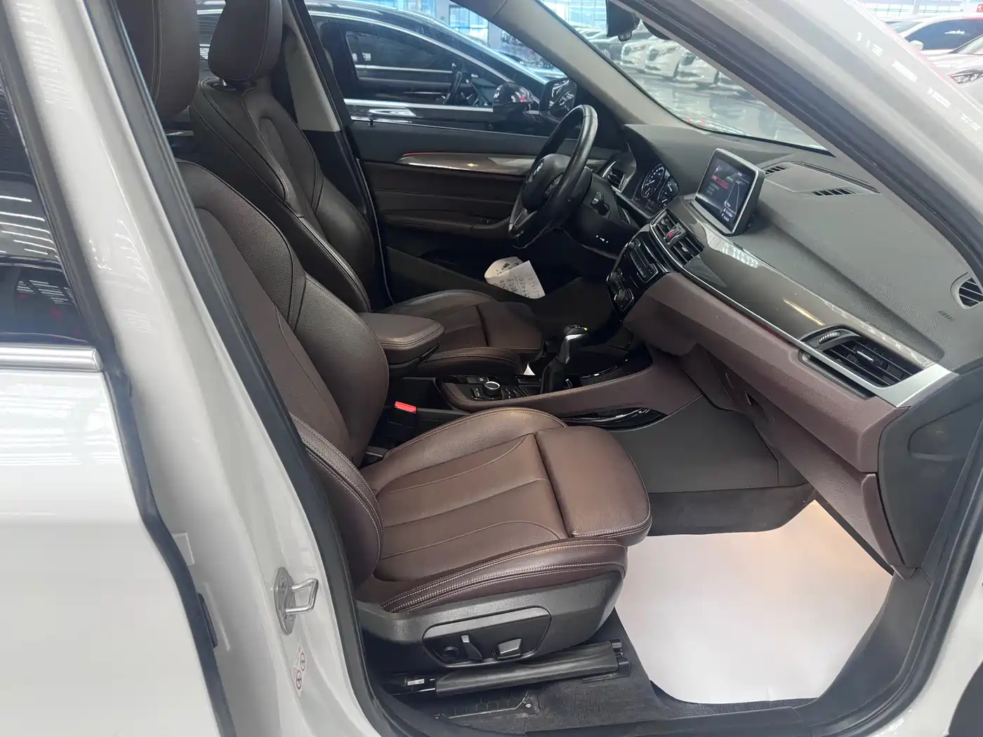 BMW X1 2019 sDrive18Li Premium Model фото 12