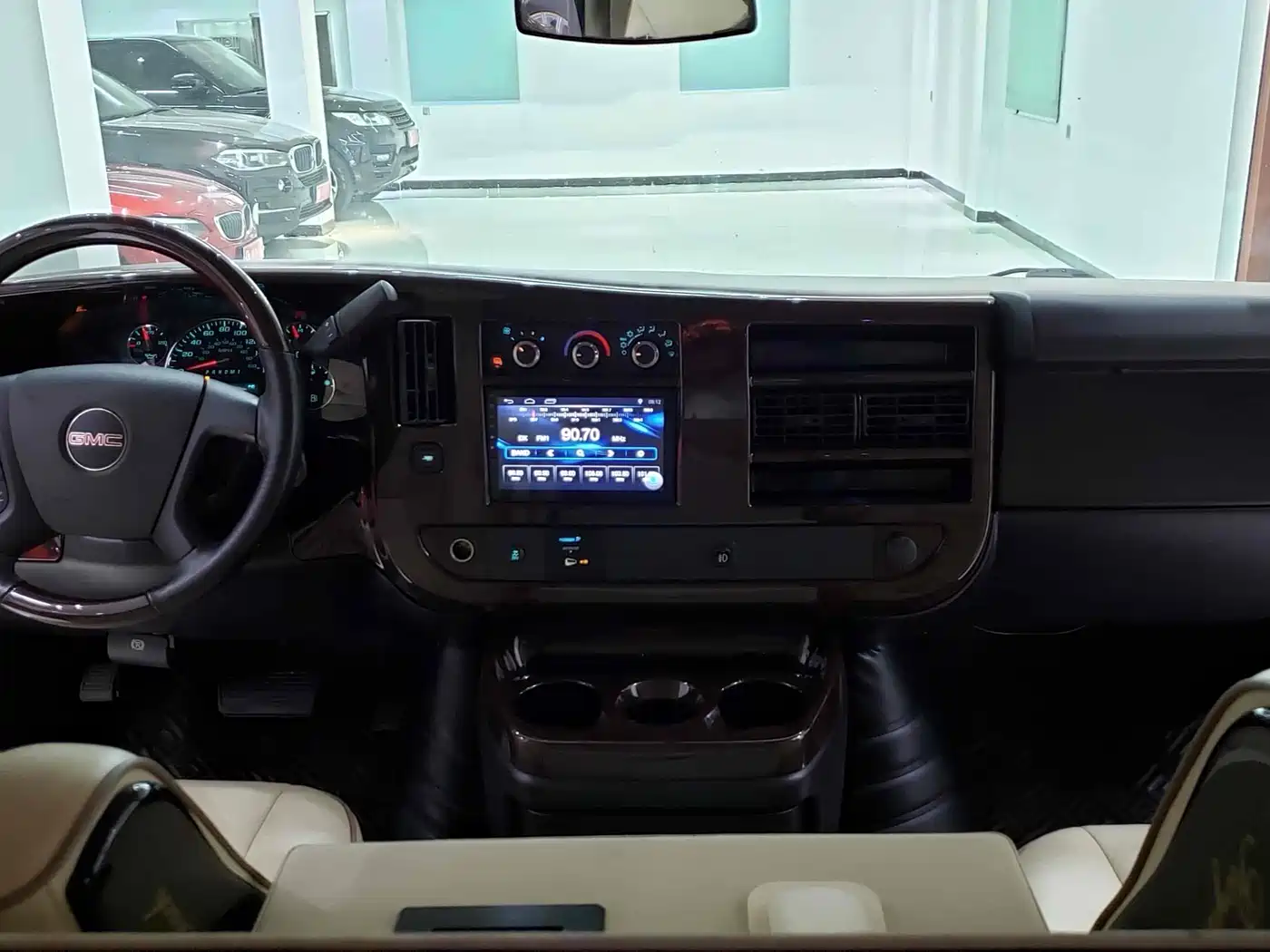 GMC Savana 2017 2014 6.0L Long Wheelbase Leader Edition