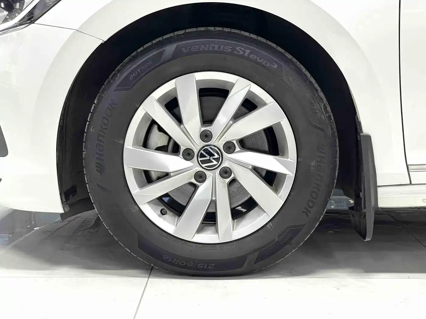 Volkswagen Passat 2023 Facelift 280TSI Business Edition фото 11