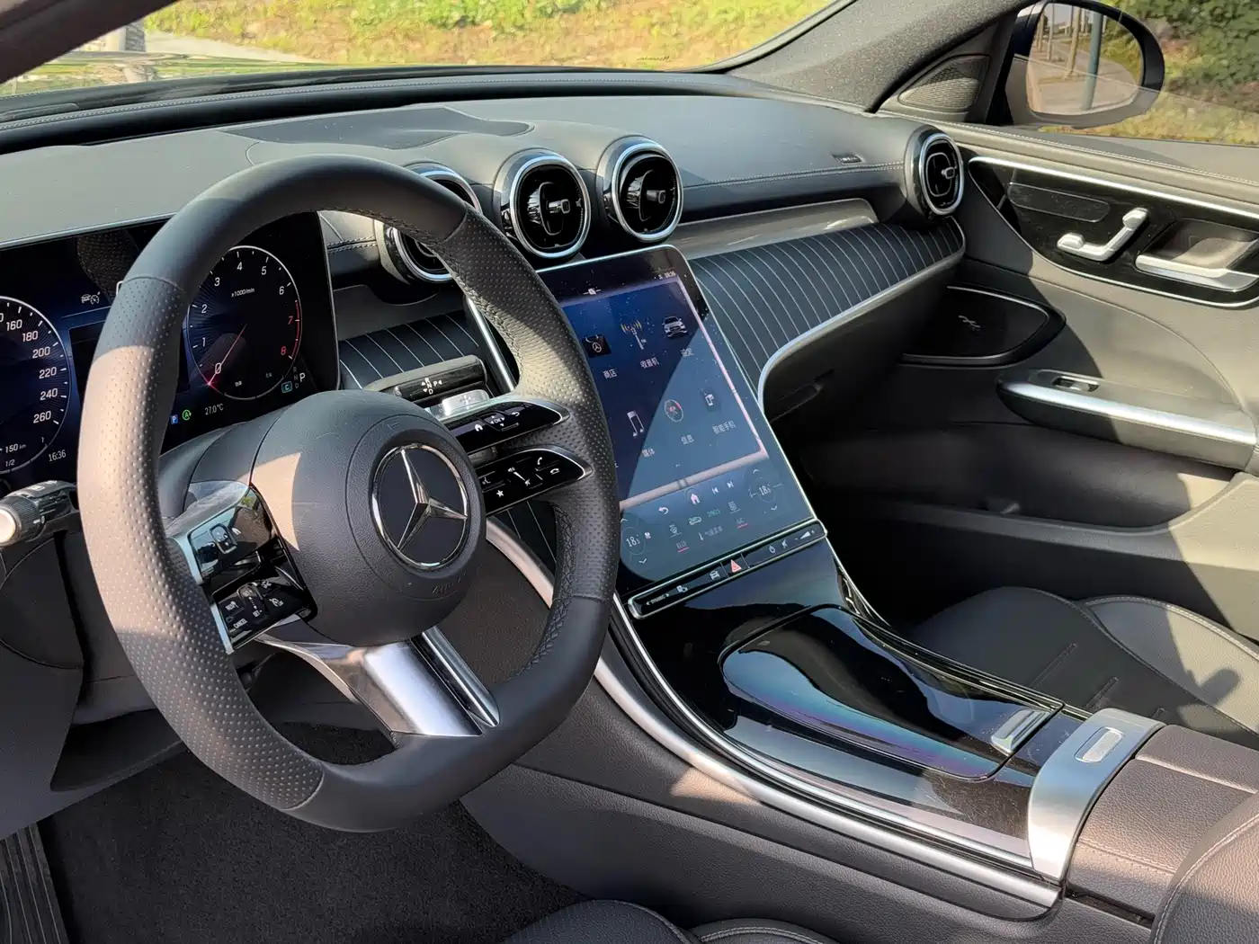 Mercedes-Benz C-Class 2023 C 200 L Sport фото 6