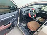 Фото 16 - Geely Vision