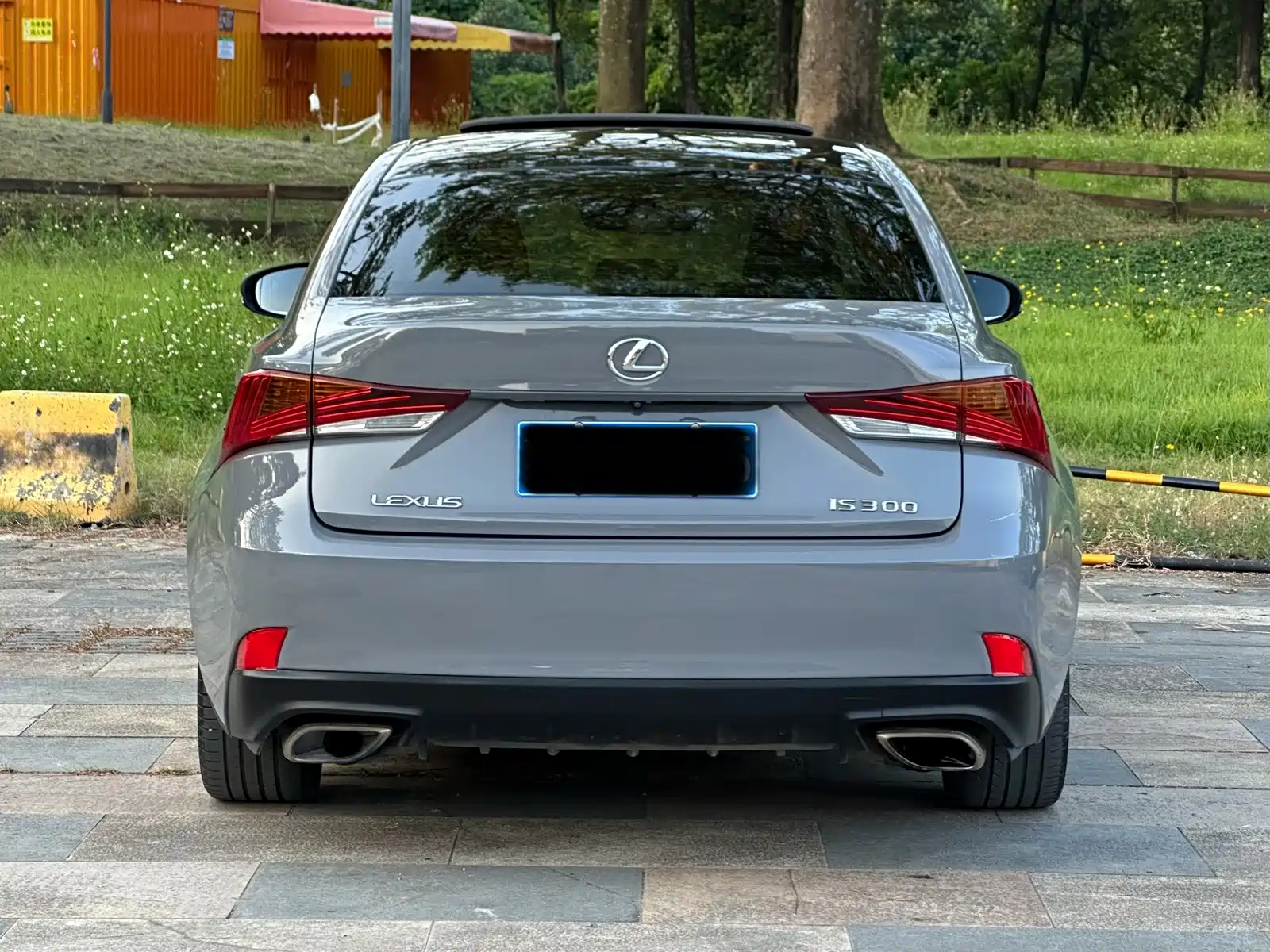 Фото 9 - Lexus IS