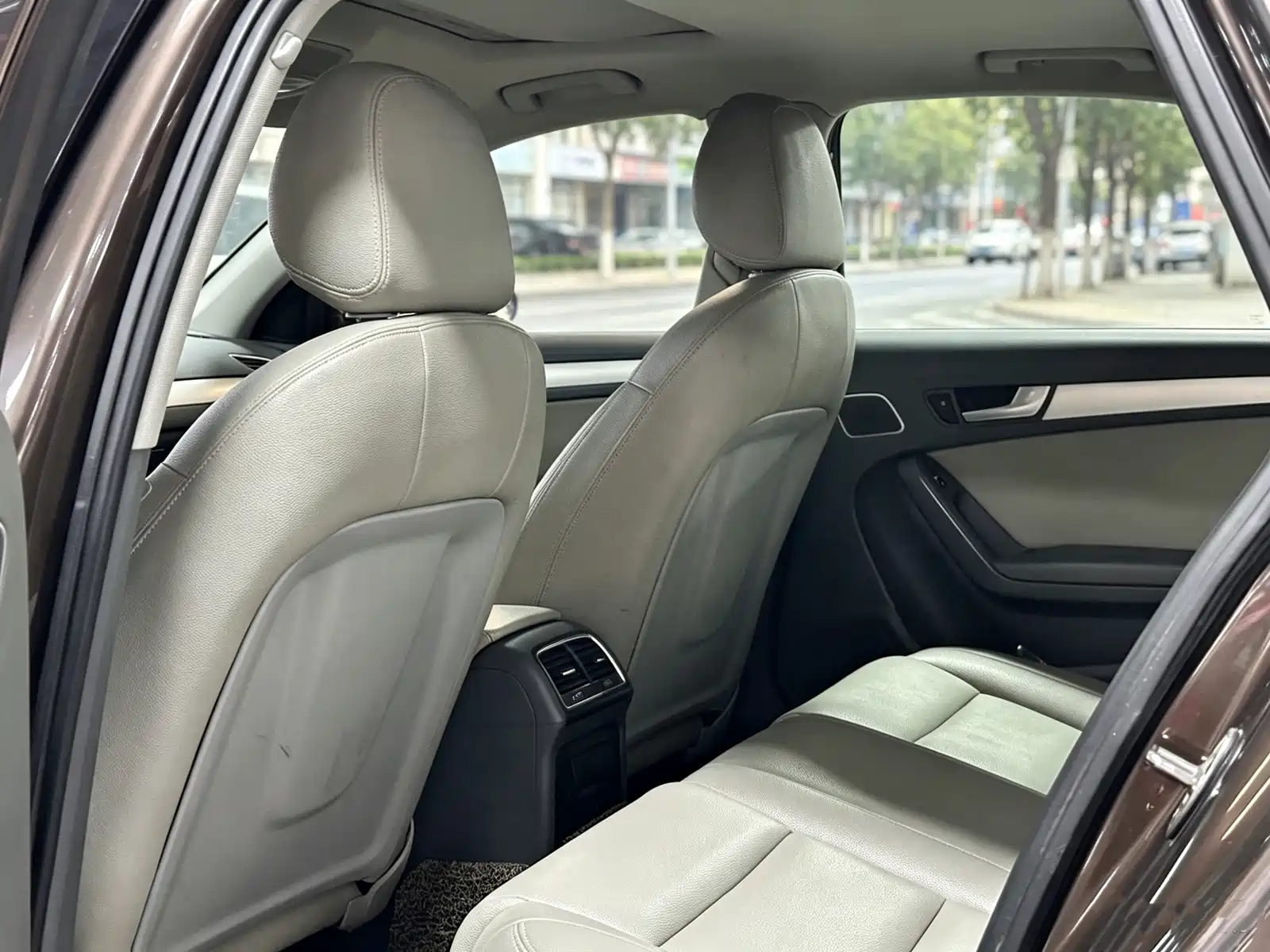 Photo 9 - Audi A4L