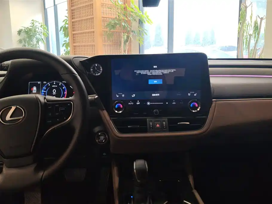 Lexus ES 2025 200 Ultimate Edition фото 13