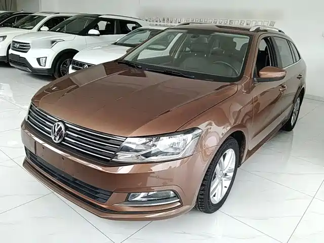  Volkswagen Lavida Tour 2015 1.6L Automatic Comfort Edition