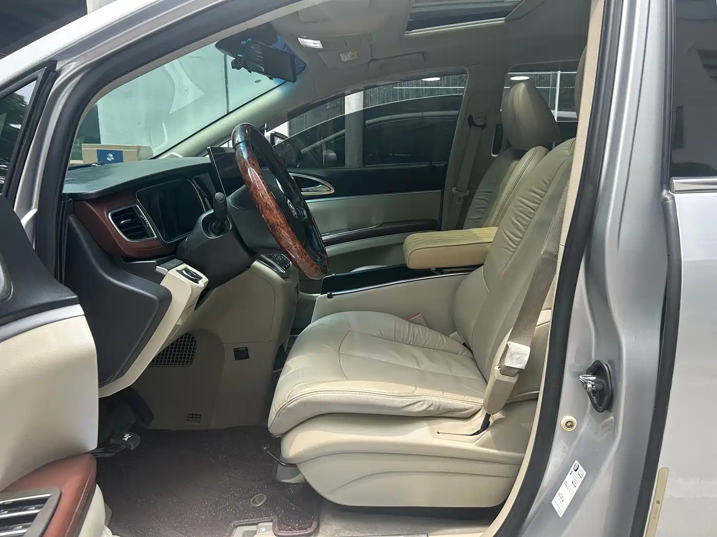 Buick GL8 2017 25S Luxury China V фото 5
