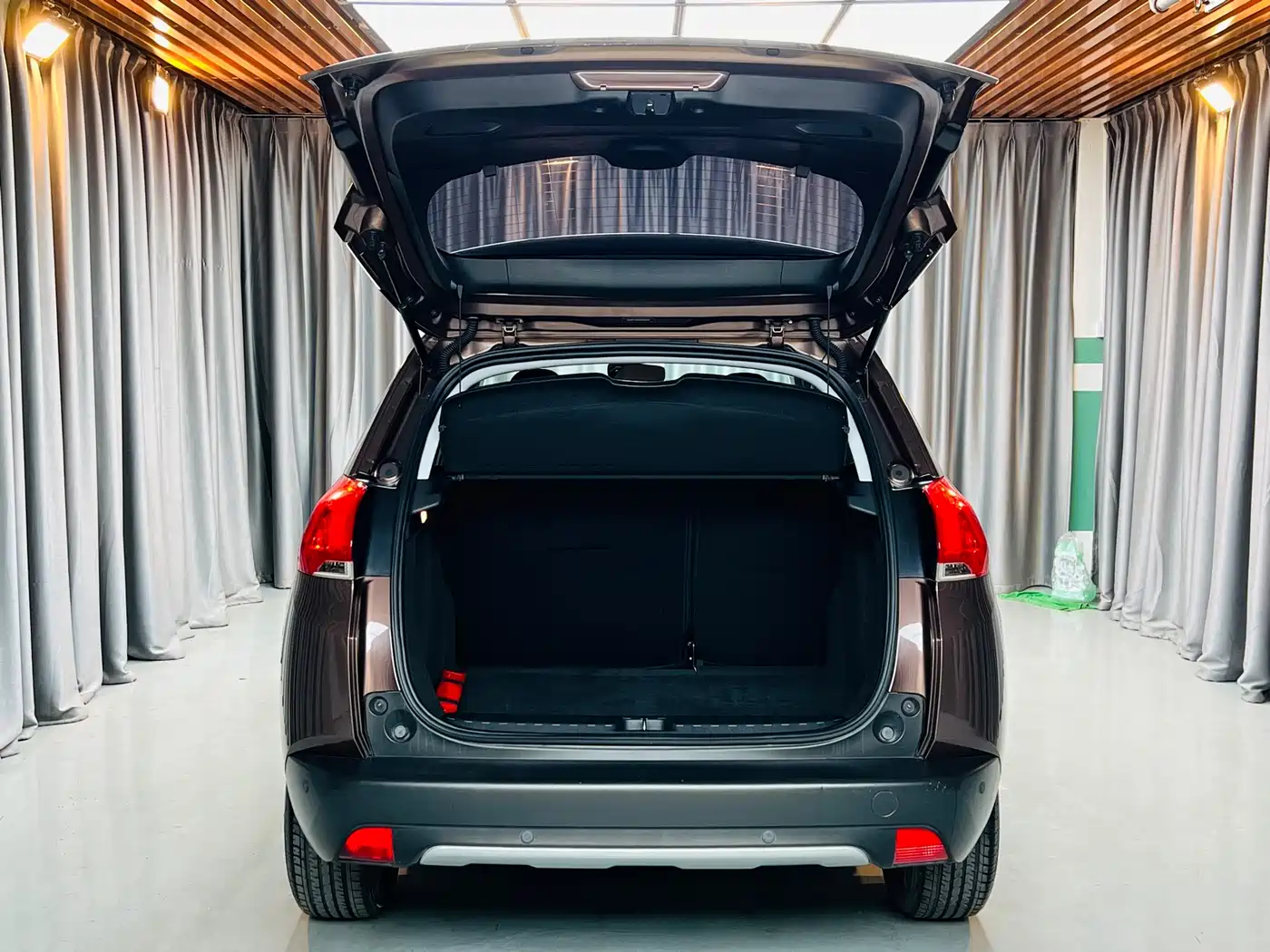 Peugeot 2008 2014 1.6L Automatic Trend Edition фото 6