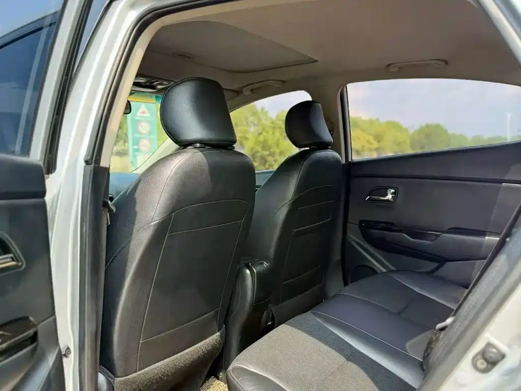 Kia K2 2013 2011 Sedan 1.6L AT Premium